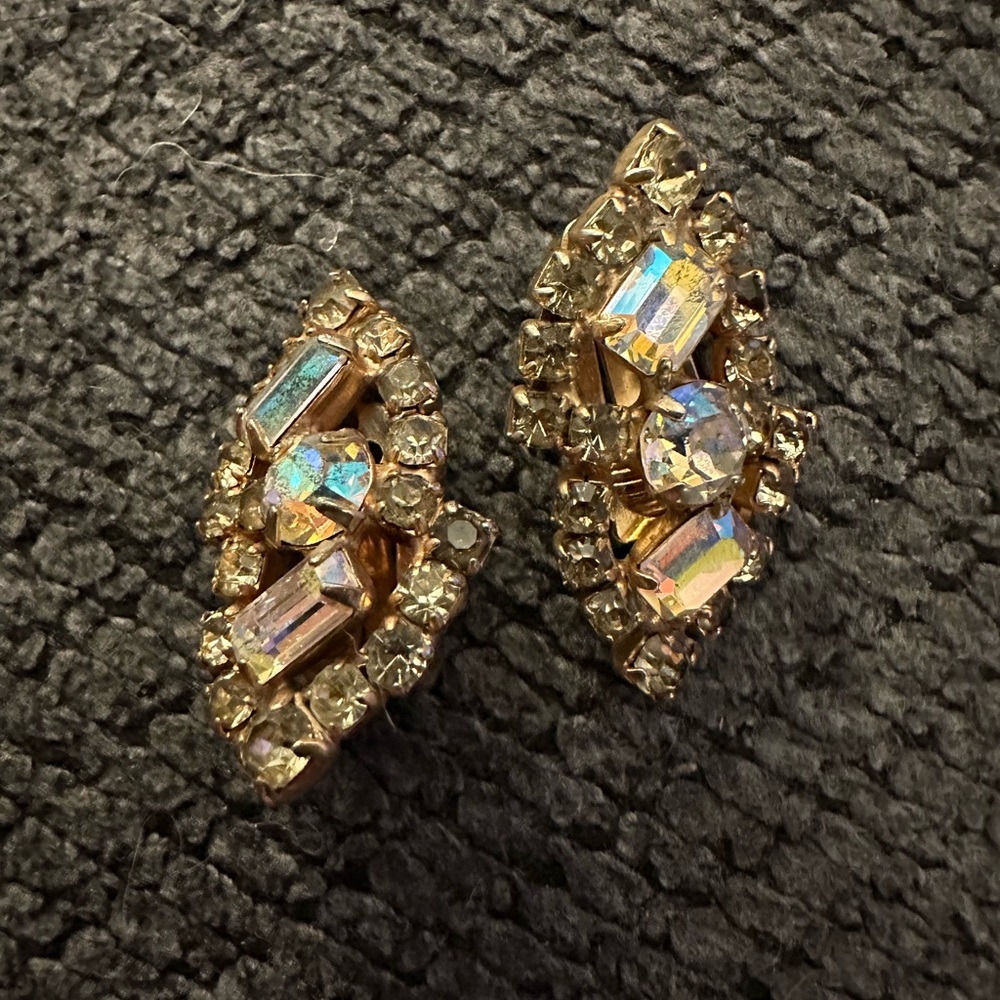 Vintage 1950’s clip on crystal earrings